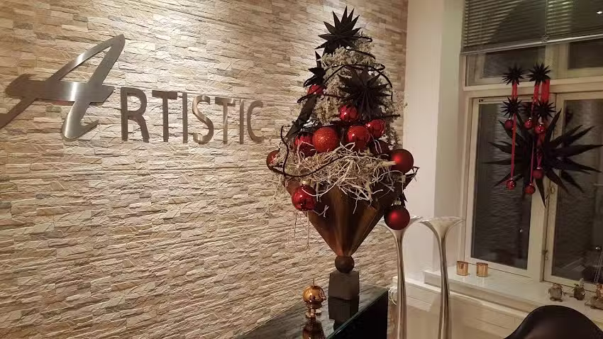 Artistic modefris&oslash;r for ham & hende &ndash; Aalborg