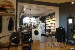 Belling Fris&oslash;r m/k V/birgit Suhr Belling