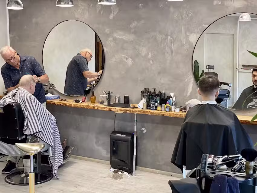 Carlsro Herrefris&oslash;r &ndash; fris&oslash;r R&oslash;dovre