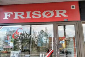 Clip Clausen Ved Yvonne Pilman