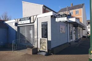 Cut And Color v/Akram Solimani Dogaheh