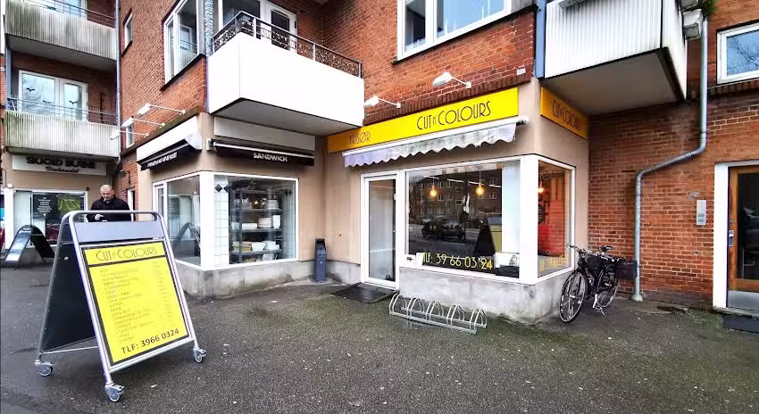 Cut&rsquo;n Colours