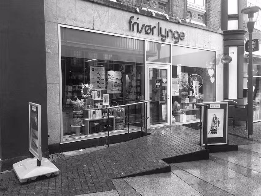 Den H&oslash;je & Den Uhlig&rsquo;