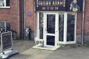 FRISØR ADAM