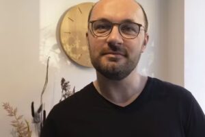 Fris&oslash;r byfrom