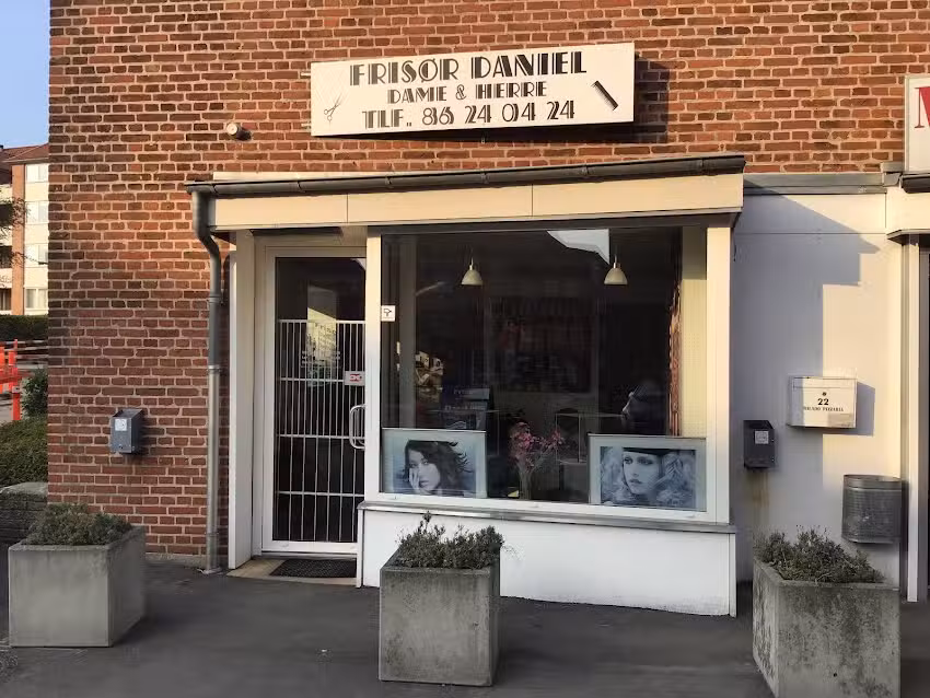 Fris&oslash;r Daniel v/Raad Sabri Bune