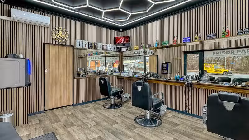 Fris&oslash;r Far og S&oslash;n