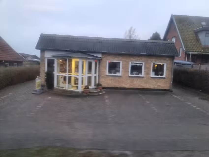 Fris&oslash;r Hos Peter Fredericia Vest