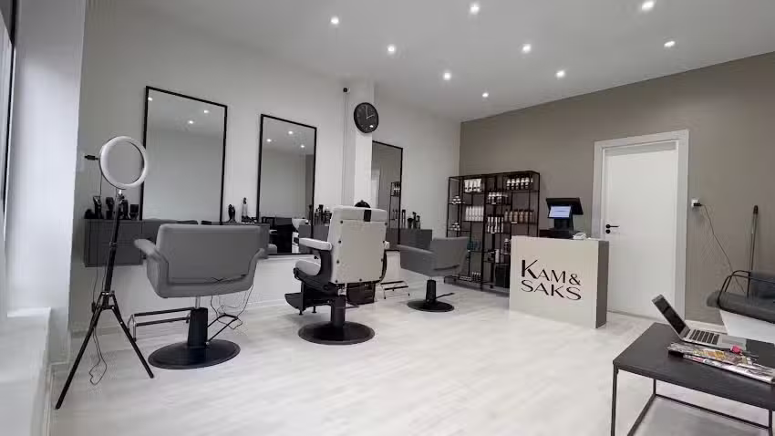 Fris&oslash;r Kam og Saks