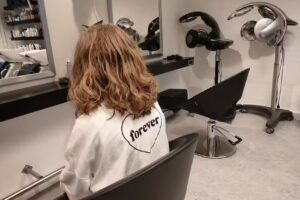 Fris&oslash;r Tina J v/ Tina Juel