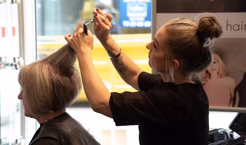 Fris&oslash;r Unique Hair Esbjerg