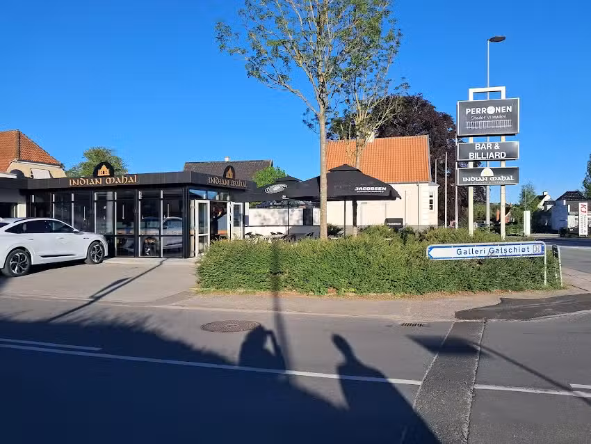 FRIS&Oslash;REN/ MERETHE LIS OSTERHAMMEL