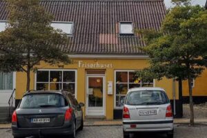 Fris&oslash;rhuset v/Jette C H Petersen