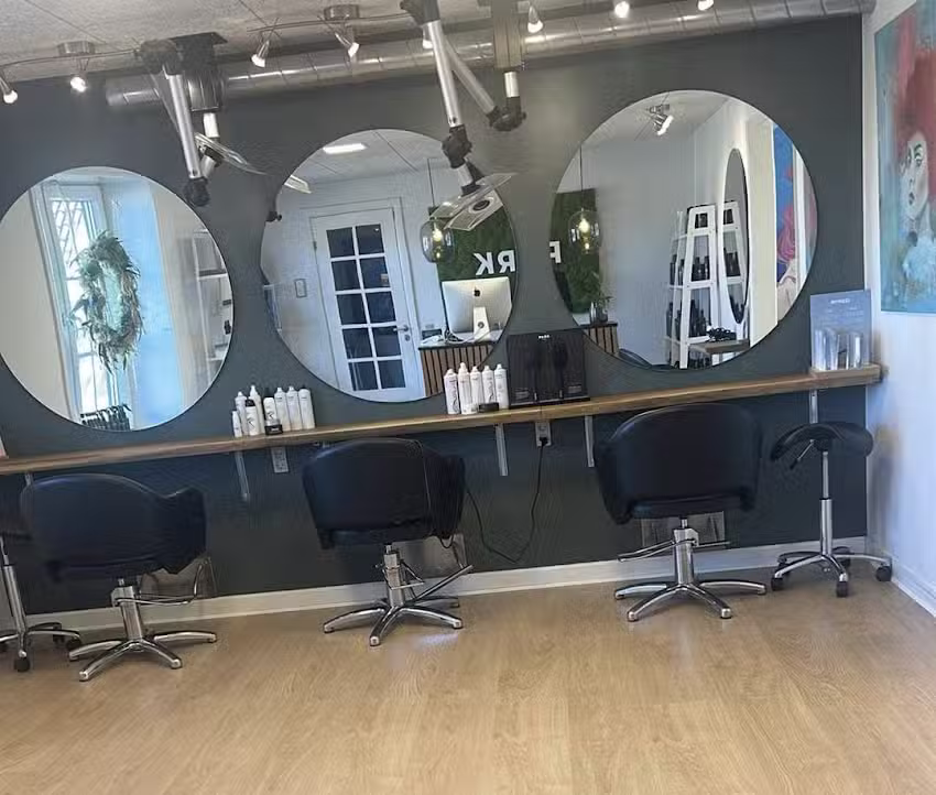 Hair & Beautiq by Handeland