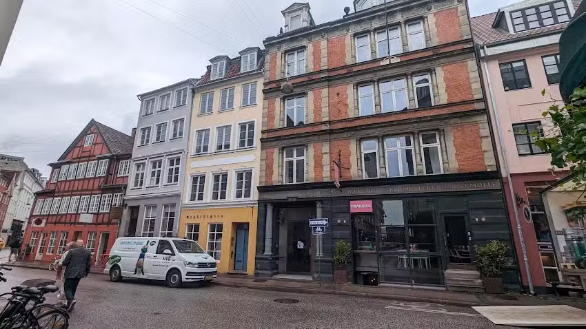 Hansen Fris&oslash;r