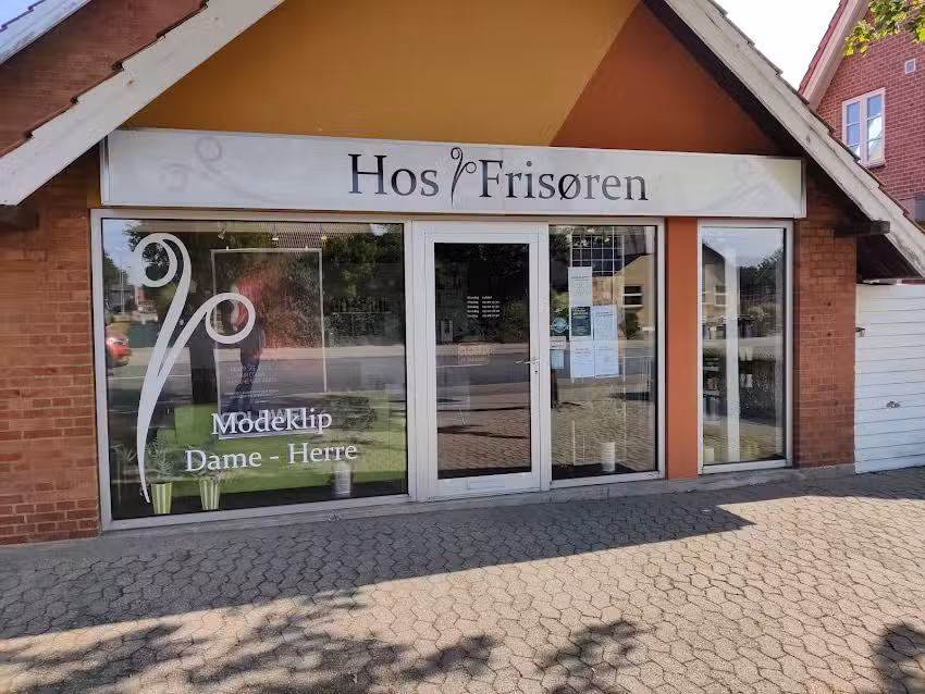 Hos Fris&oslash;ren v/Helle Christiansen