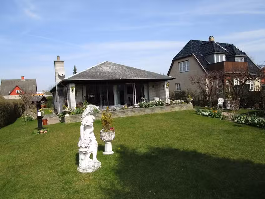 June`S Fris&oslash;r