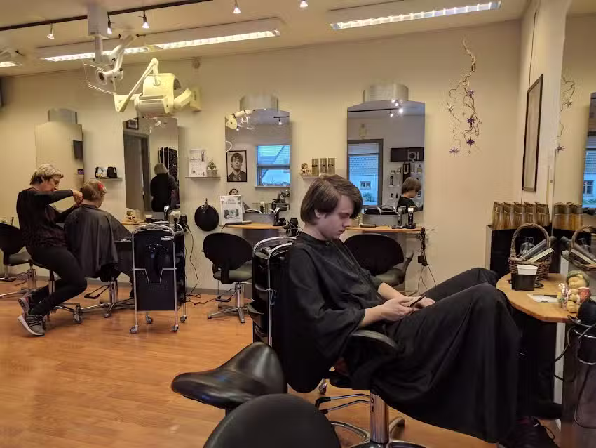 Klip In / Lone Revsbech.