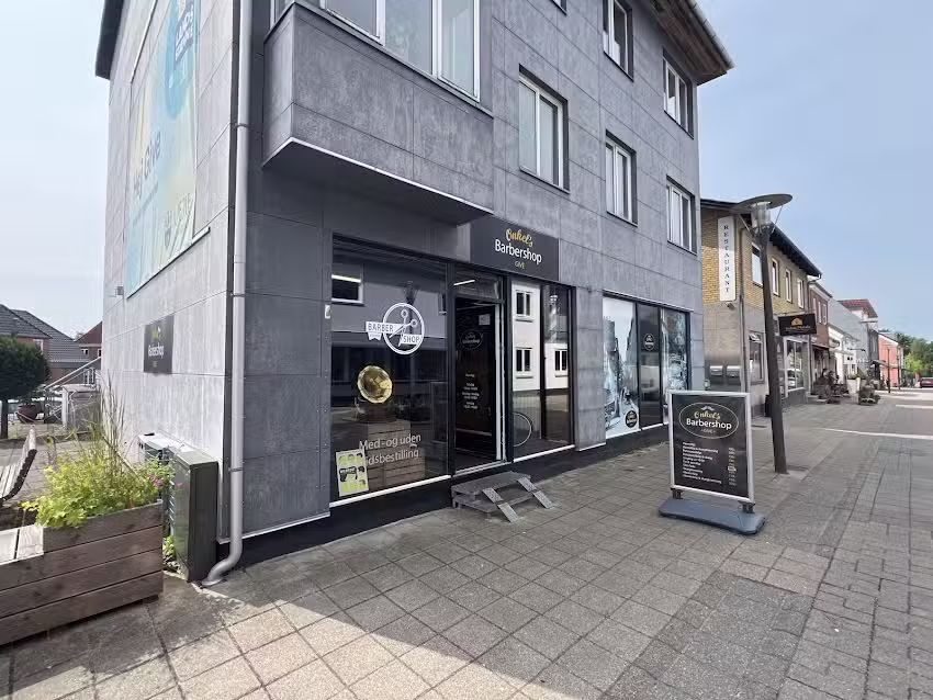 Onkel&rsquo;s Barbershop Give