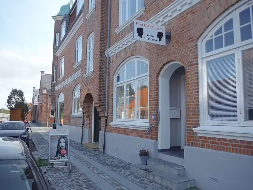 Salon Anastasia ved Pia Ditlevsen