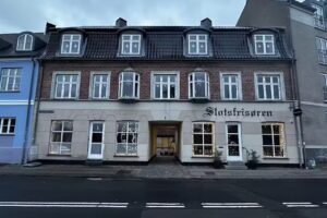 Slotsfris&oslash;ren