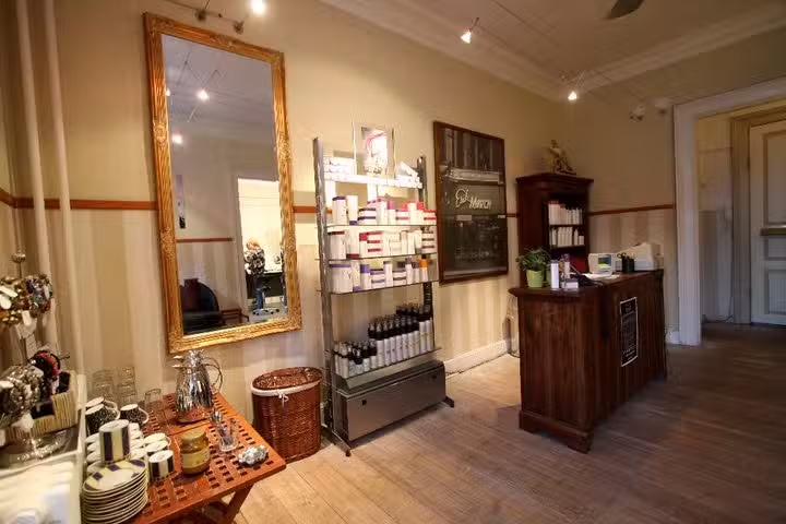 Str&oslash;gsalonen v/Pia T&aelig;kker Paulsen