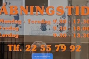 Twin Top Salon v/Ali M Maanaki